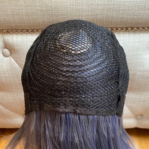 NWOT Short Grey Blue Bob Wig - Picture 6 of 9